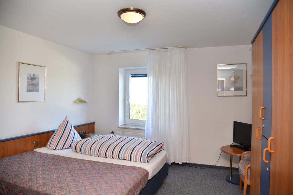 Hotel An Der Alten Porzelline Neuhaus am Rennweg Rum bild